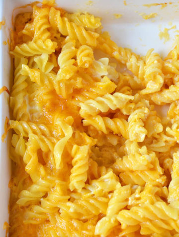 Baked macaroni and cheese.